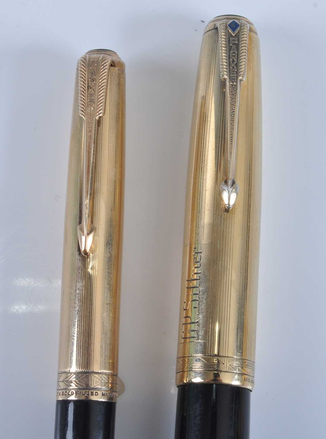A Parker 51 fountain pen and pencil set, in black with gold trim, the pen barrel engraved PARKER " - Image 3 of 7