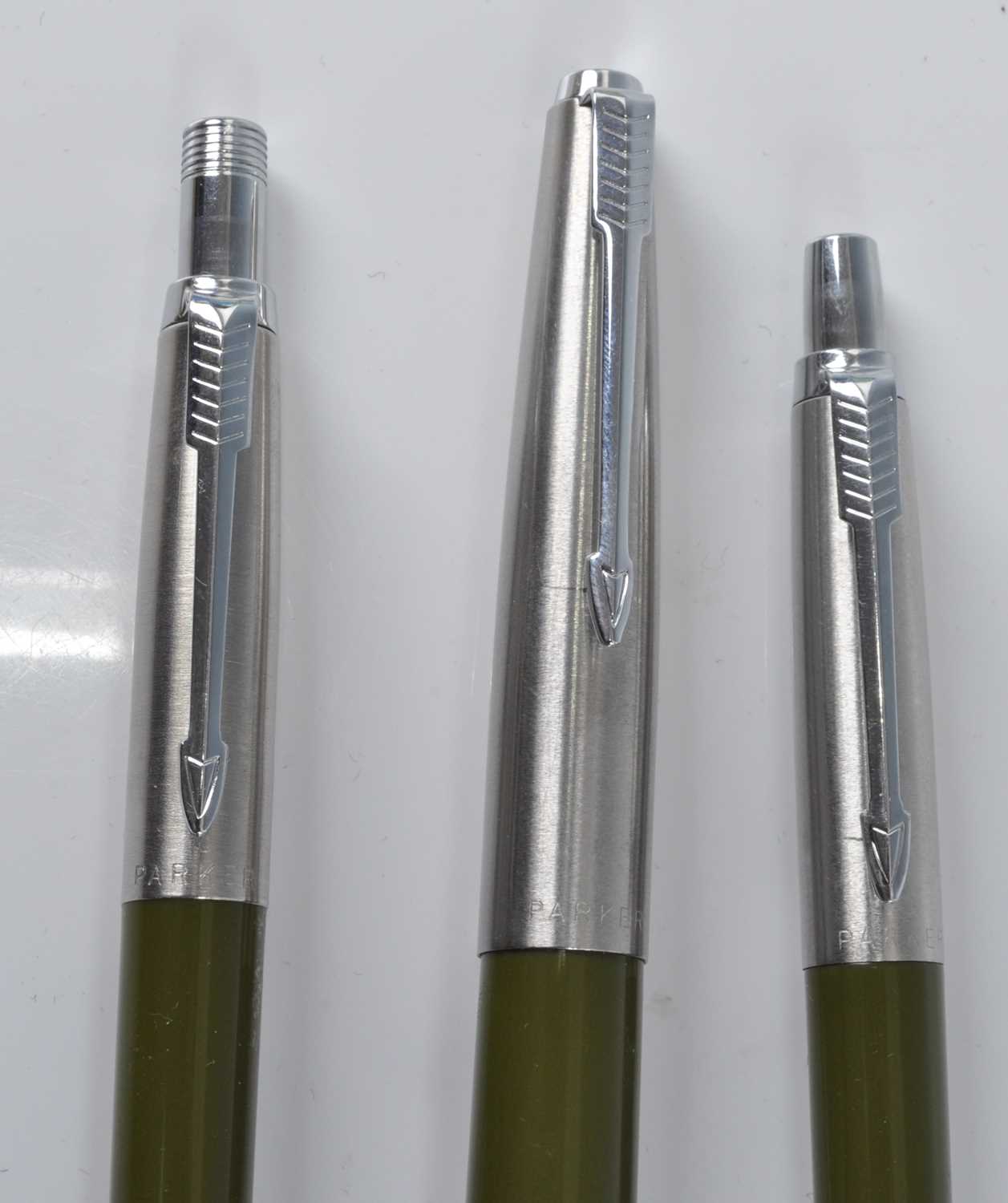 A boxed set of three Parker pens, comprising felt-tip, ballpoint and pencil, all in olive green with - Image 3 of 4