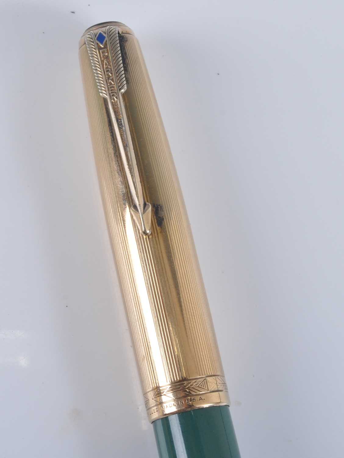 A Parker 51 double jewelled fountain pen, in Nassau Green with gold trim, the barrel engraved PARKER - Image 3 of 7