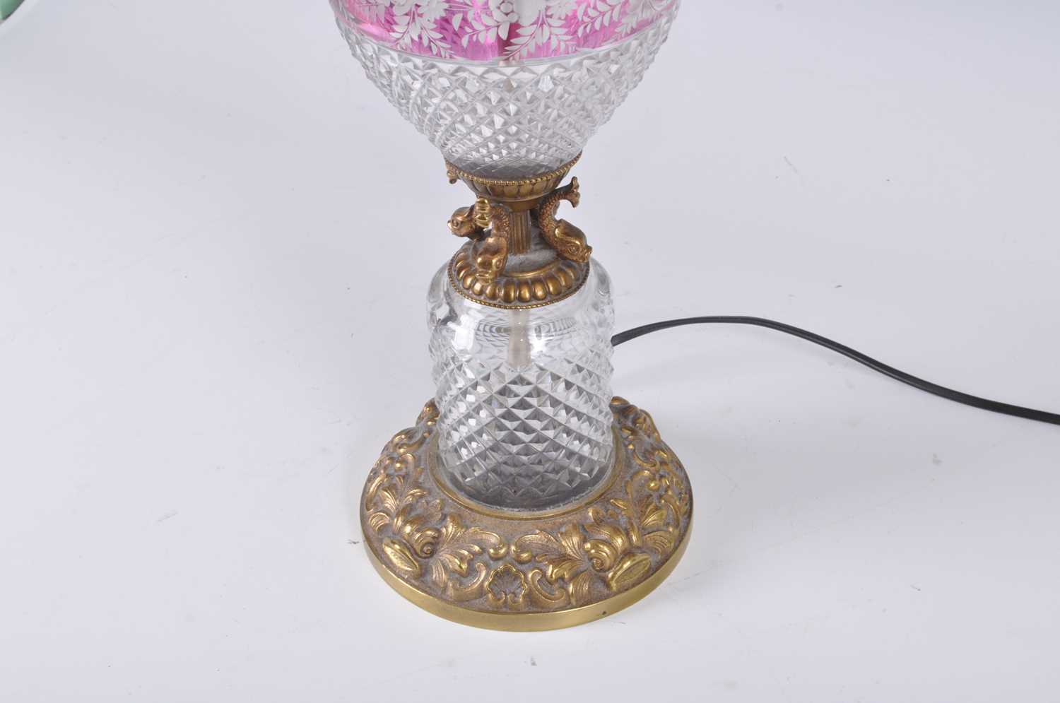 A 20th century cut crystal and gilt metal table lamp, of baluster form, the pleated shade above a - Image 4 of 5