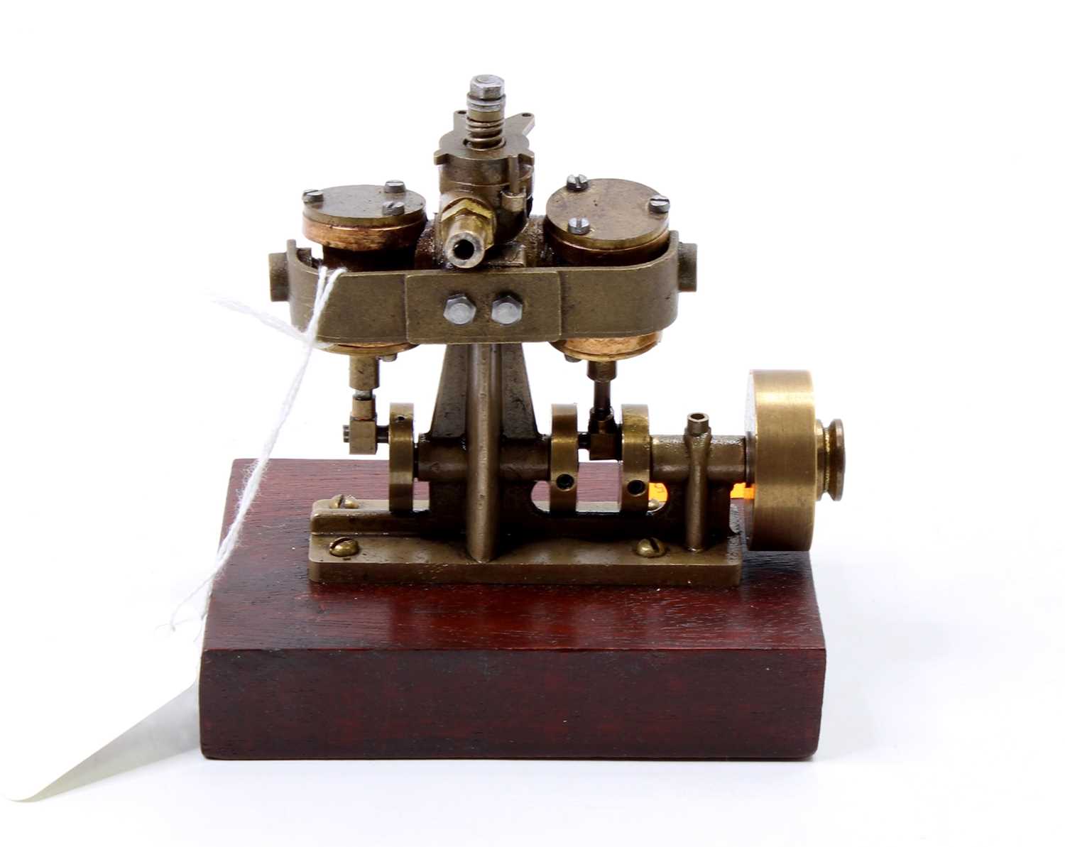 Cheddar Models Ltd of Somerset, well-engineered model of a Isis CME2 Twin Oscillator, ree running