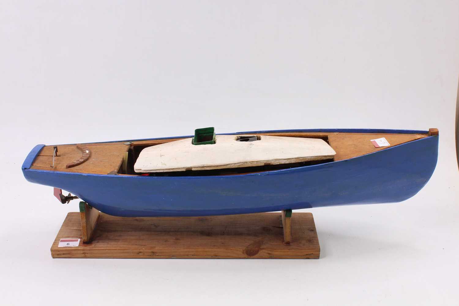 A scratchbuilt hot air engine powered steam launch, comprising of wooden hull with removable super - Image 4 of 6