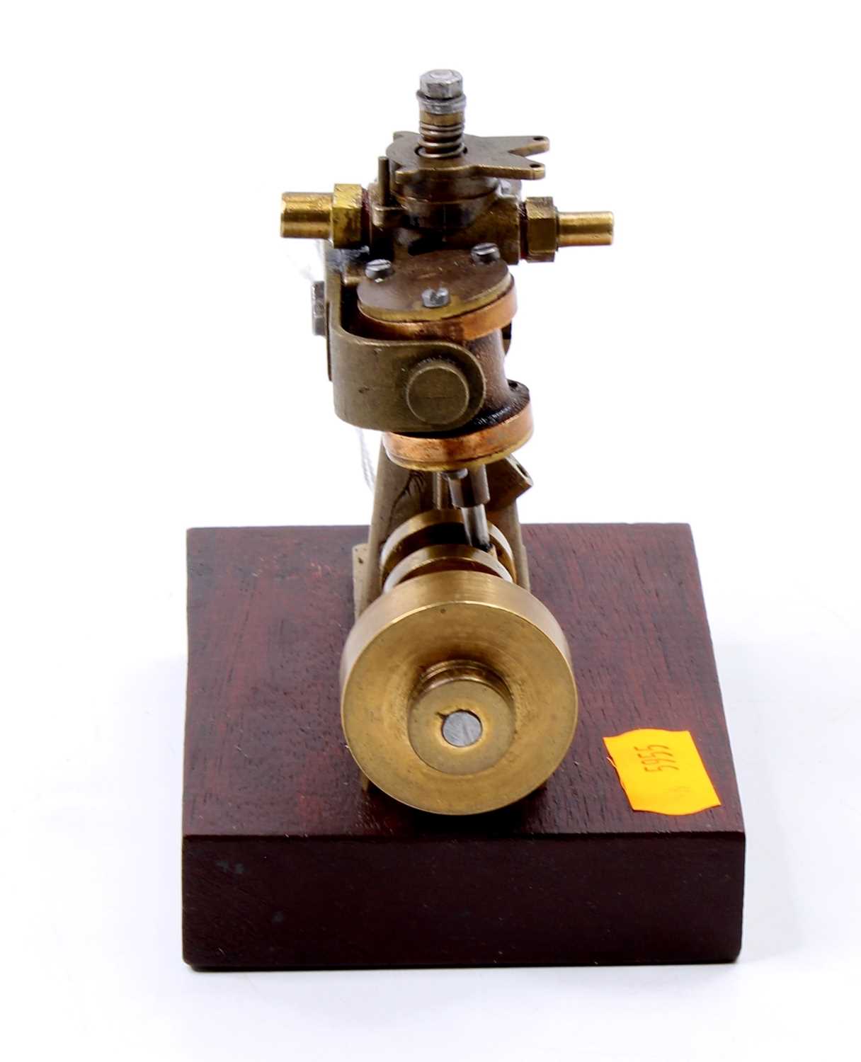 Cheddar Models Ltd of Somerset, well-engineered model of a Isis CME2 Twin Oscillator, ree running - Image 2 of 4