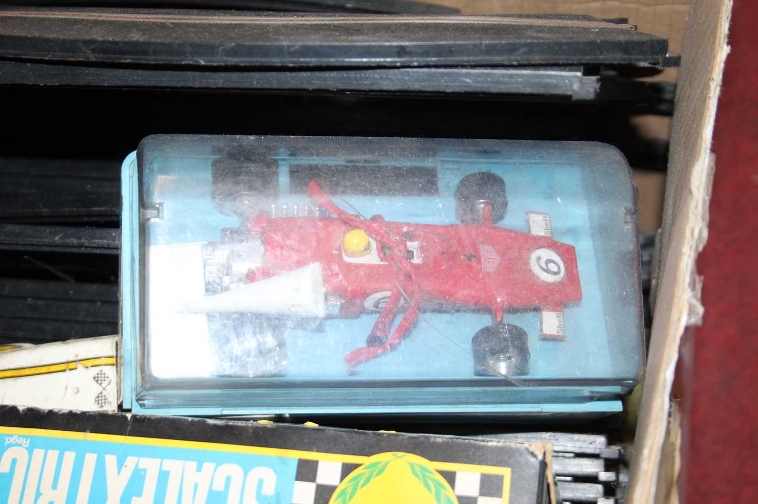 A quantity of mixed Scalextric to include the Auto start gift set - Image 2 of 2