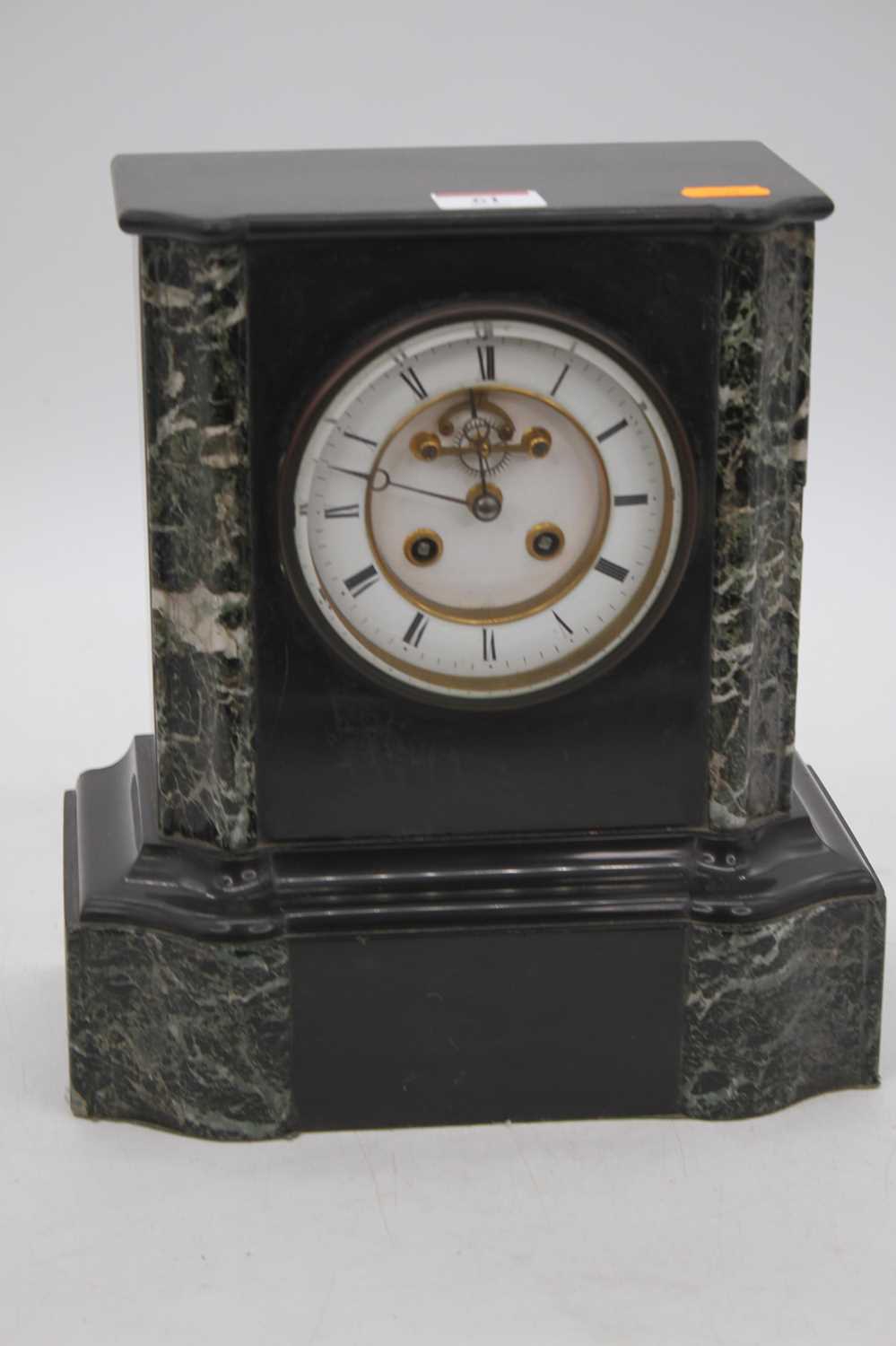 A Victorian black slate mantel clock, the enamelled chapter ring showing Roman numerals, the eight- - Bild 3 aus 3