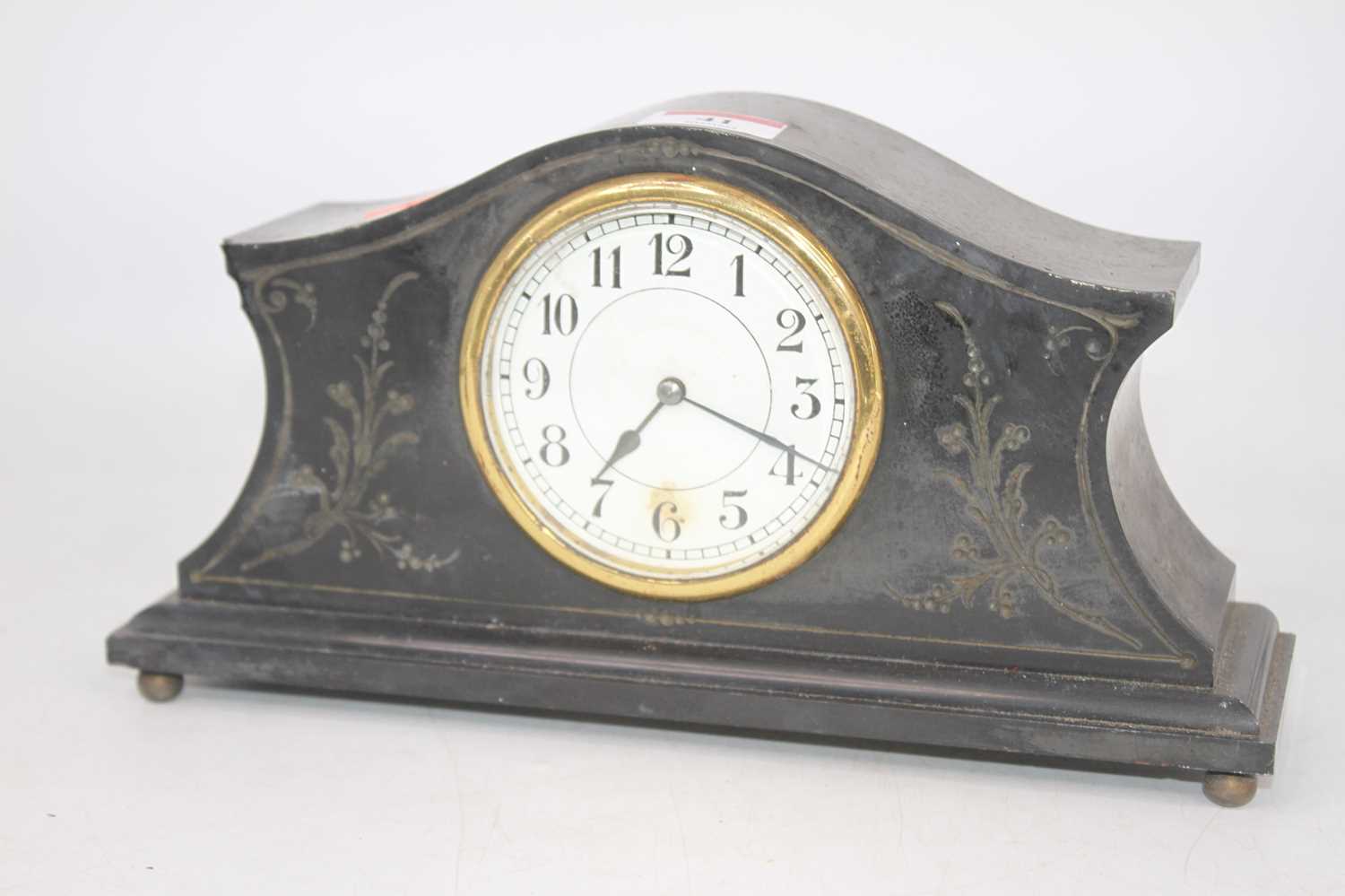 An early 20th century black slate mantel clock, the dial showing Arabic numerals, h.14cm - Bild 2 aus 2