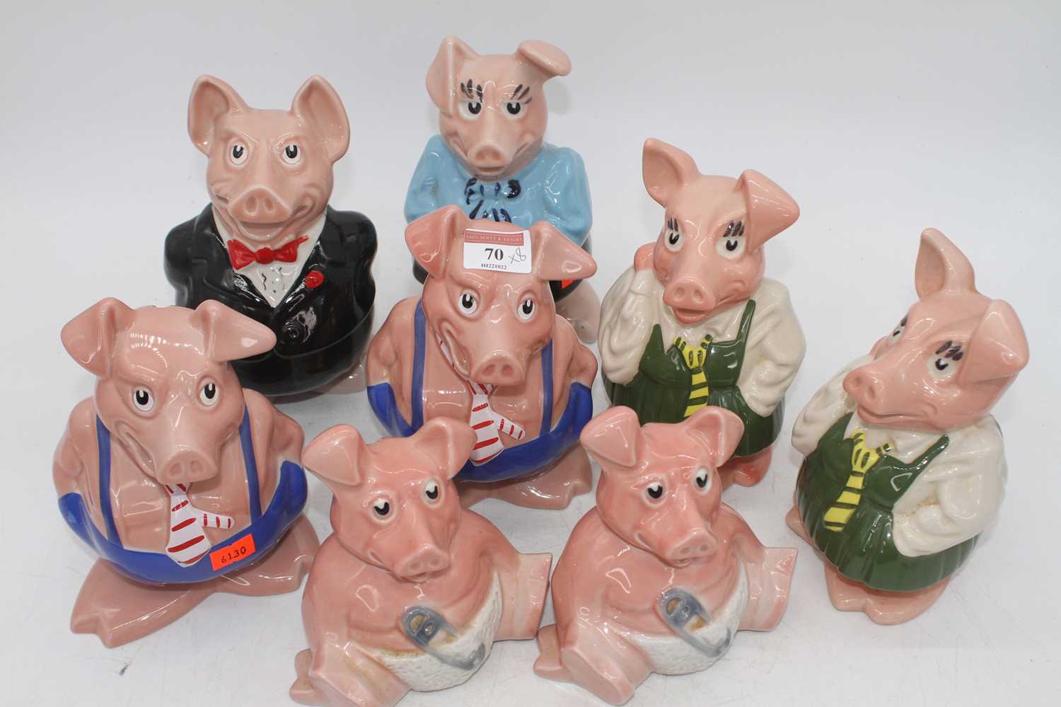 A set of eight Wade Natwest piggy-banks, the largest h.20cm - Image 2 of 2
