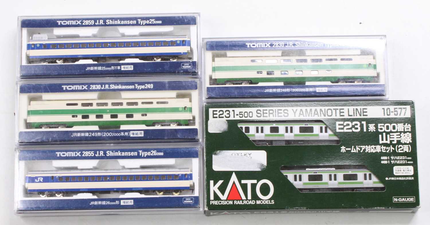 A collection of Kato and Tomix Japanese outline N gauge railways to include Ref. Nos. 2x 2830, Tomix