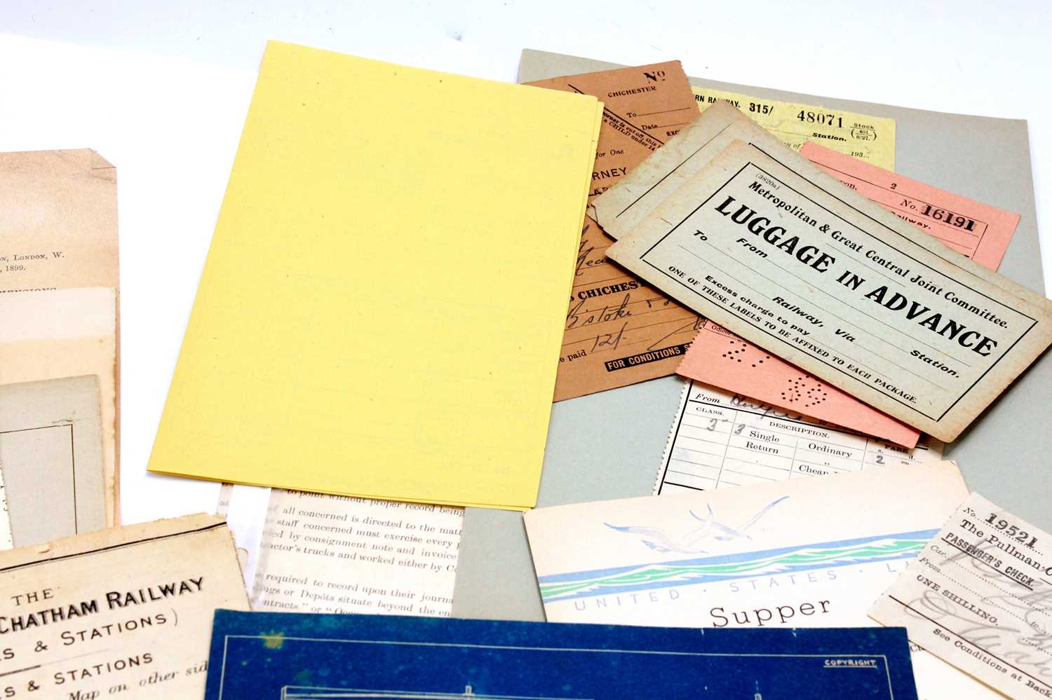 A folder containing assorted Southern Region and Great Western Railway ephemera ranging from 19th - Bild 4 aus 4