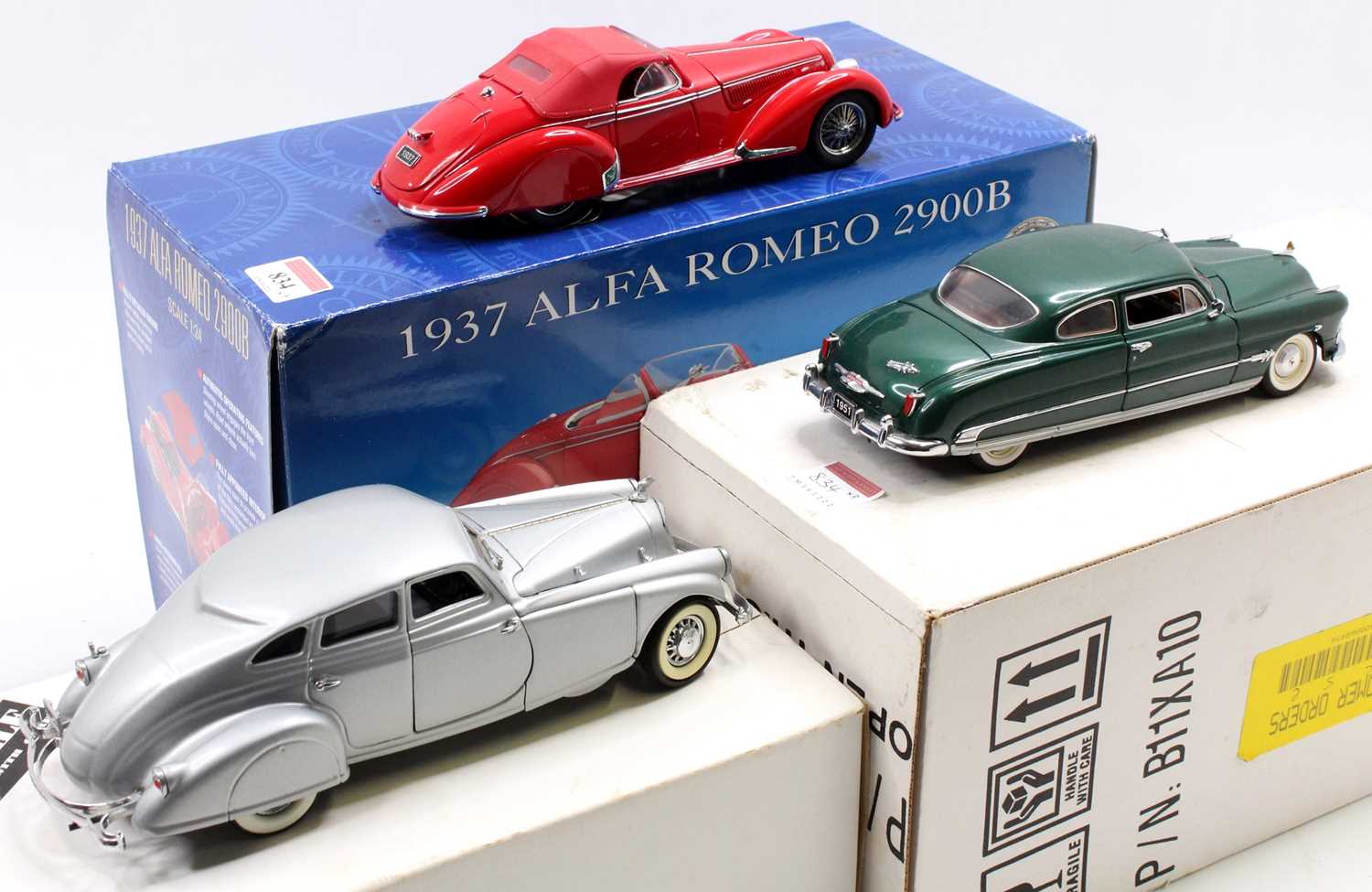 A Franklin Mint 1/24 scale boxed diecast group to include a 1937 Alfa Romeo 2900B saloon finished in - Image 2 of 2