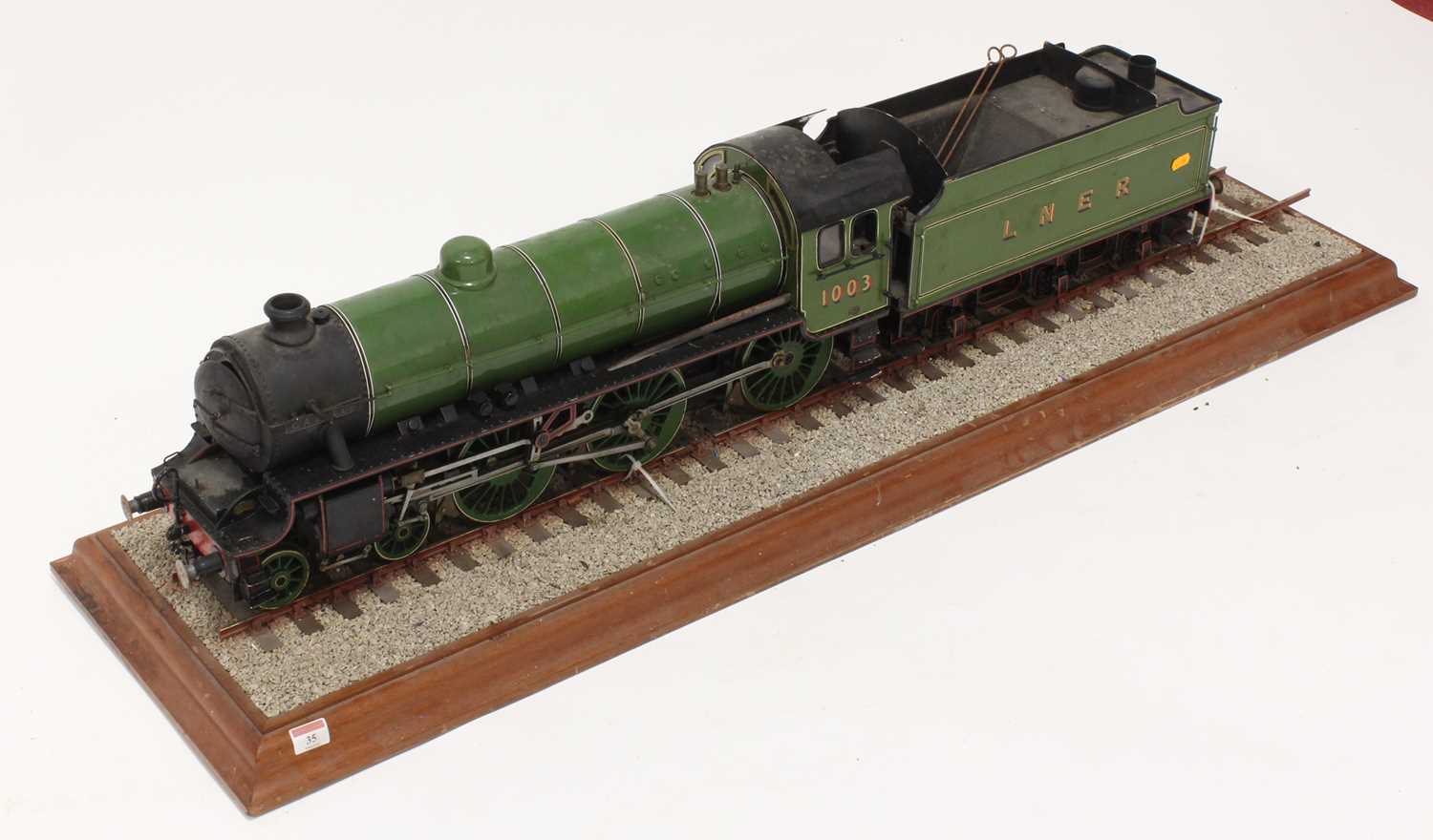 3.5 inch gauge live steam kit built model of a Class B1 4-6-0 Locomotive and tender, LNER green with