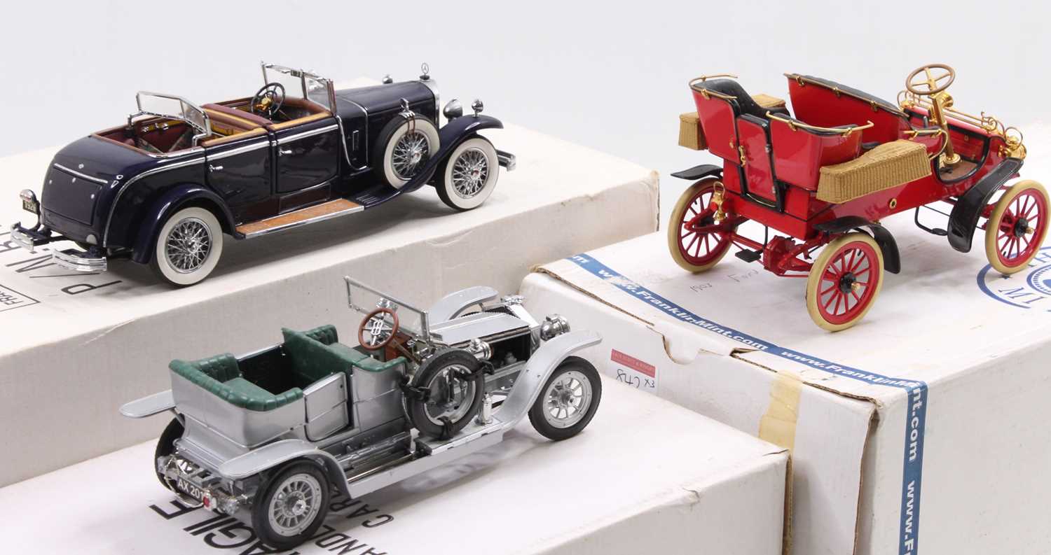 Three boxed Franklin Mint 1/24 scale diecast vehicles to include a 1903 Ford Model A, a 1907 Rolls - Image 2 of 2