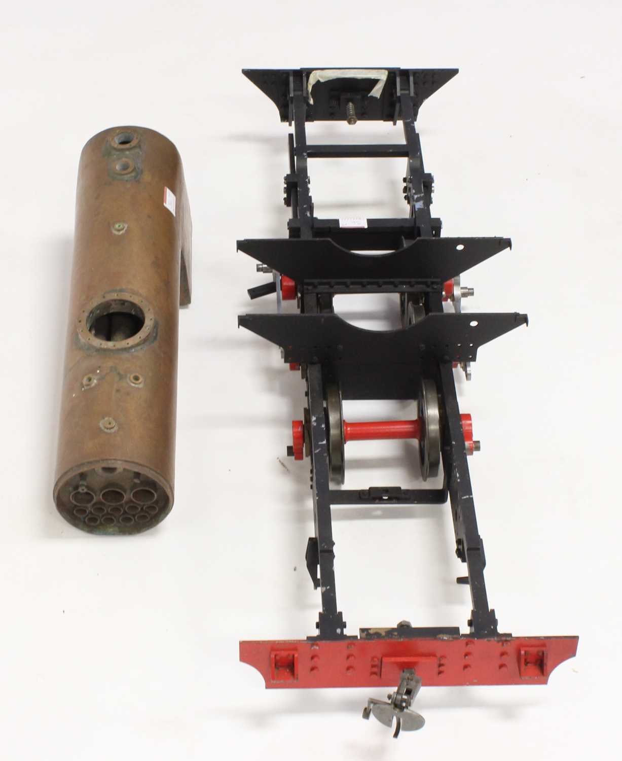 Collection of live steam castings, frames, wheel and related components to build a 3.5 inch gauge - Bild 3 aus 3