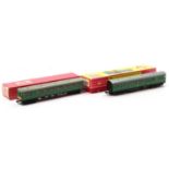 2250/4150 Hornby-Dublo 2-rail Electric 2-car suburban train, BR(S) green, both coaches (E).