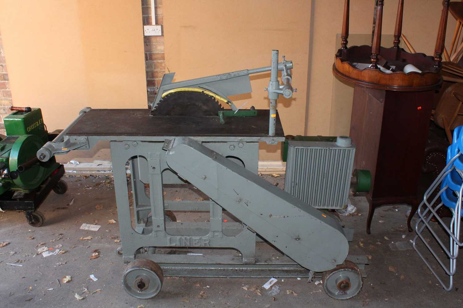 A Lister D powered Liner Saw Bench, hand painted in grey with the original blade, free running - Bild 6 aus 10