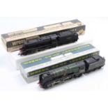 A Wrenn Railways boxed locomotive group to include a W2224 BR goods class 2-8-0 locomotive and