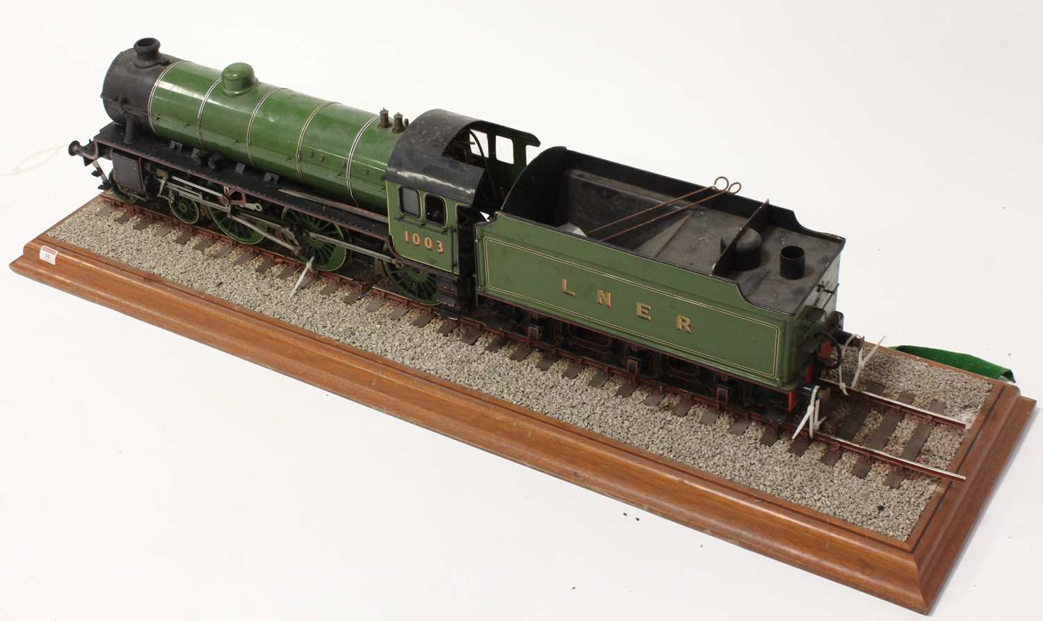 3.5 inch gauge live steam kit built model of a Class B1 4-6-0 Locomotive and tender, LNER green with - Bild 2 aus 4