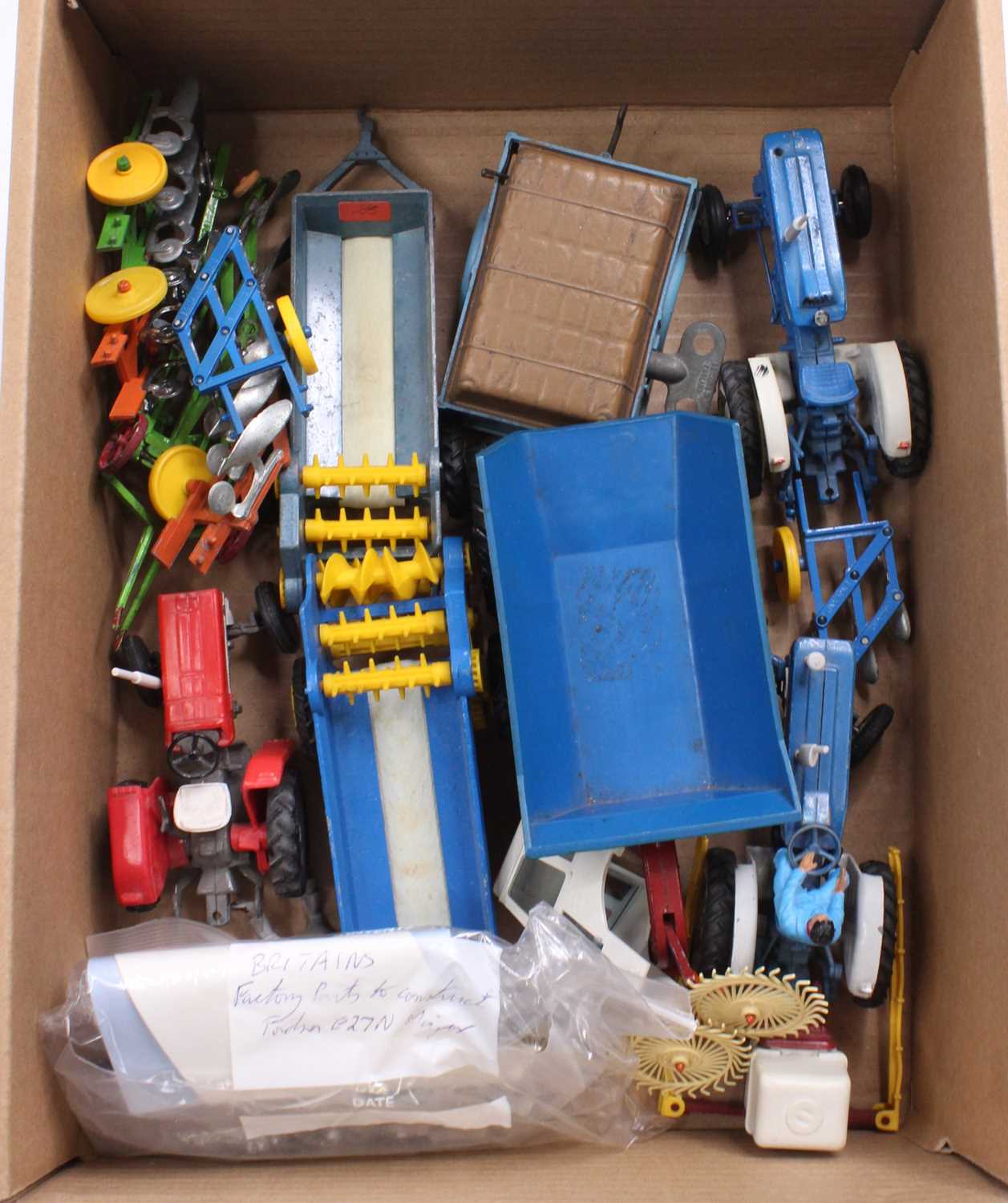 One tray containing a collection of mixed Britains, loose diecast vehicles etc to include a Ford