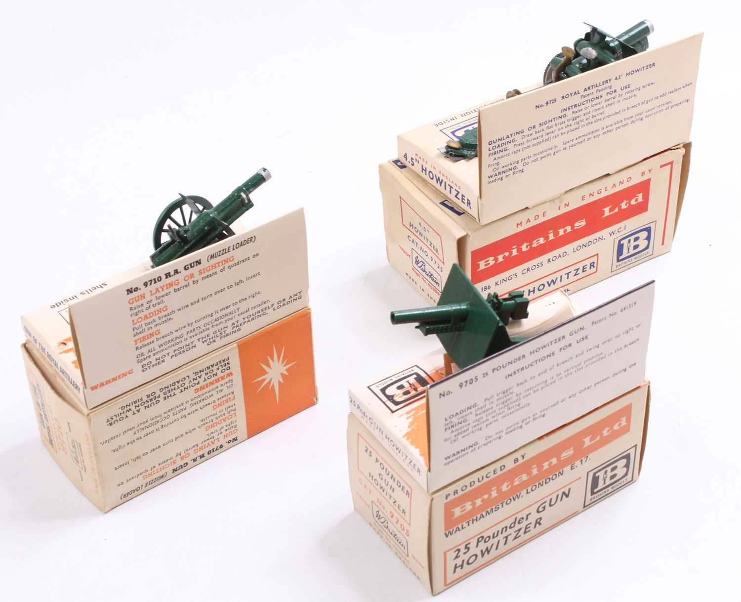 Three various boxed Britains military field guns to include a No. 9725 4.5" howitzer, No. 9710 gun - Image 2 of 2