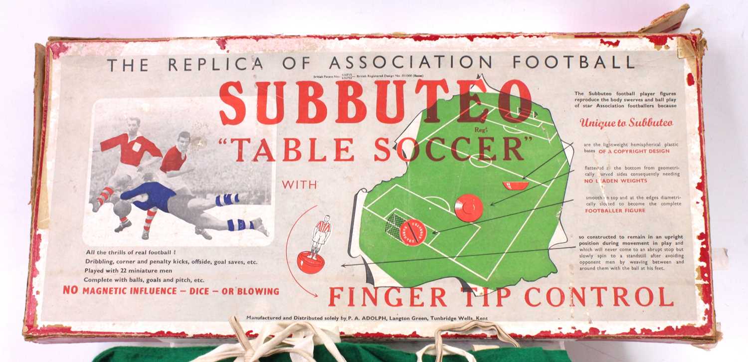 A Subbuteo Table Soccer set from the 1950's comprising 2 teams of 'flats' one in blue, and one in - Image 2 of 5