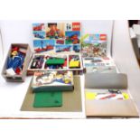A collection of mixed vintage Lego comprising set No. 910 Advanced Basic Set, No. 261 Kitchen Set,