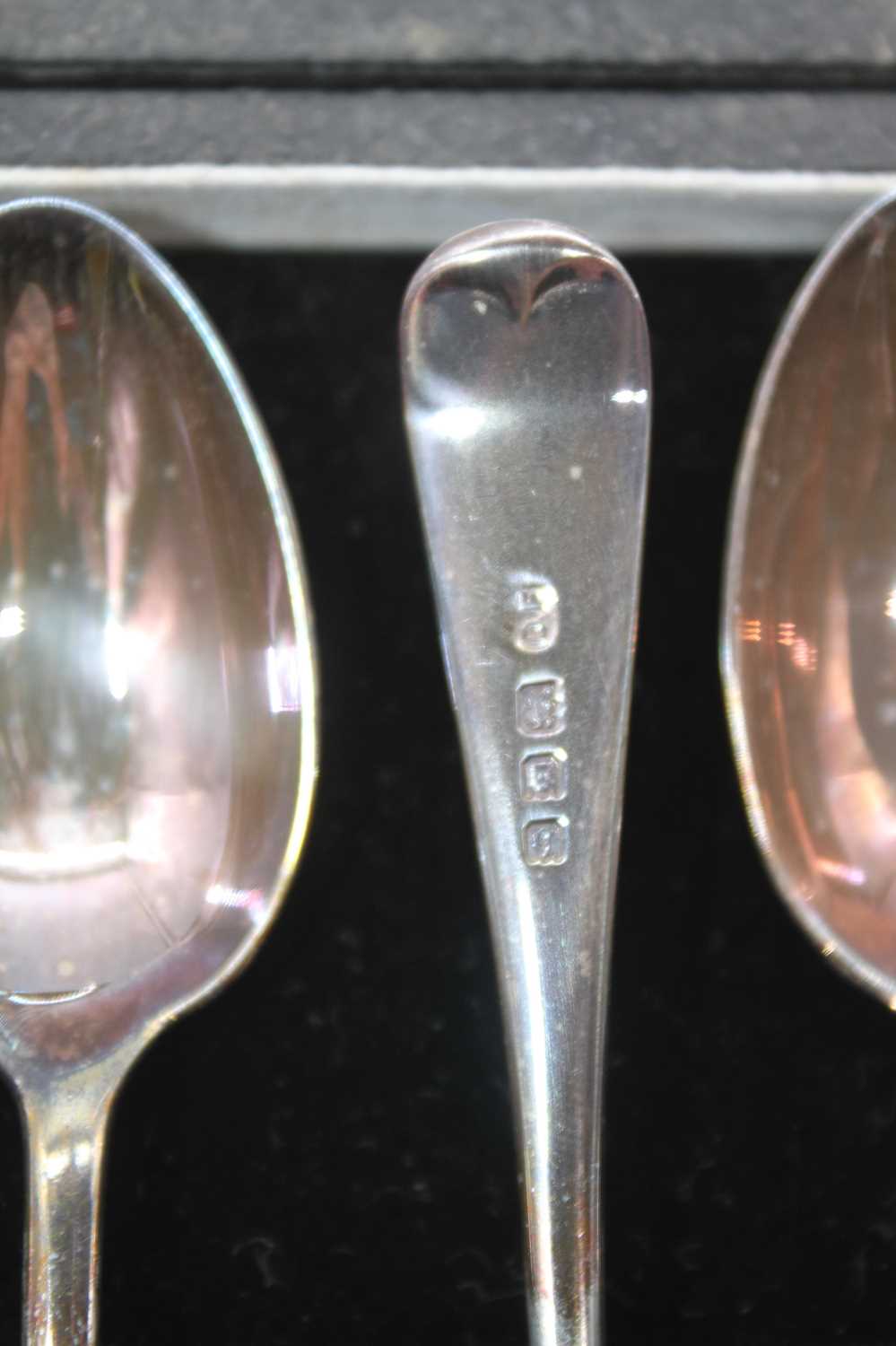 A set of six George V silver tea spoons in fitted leather case, gilt tooled to the lid H&LB 1872- - Image 2 of 3