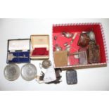 A small collection of miscellaneous items, to include two white metal dishes inset with a Chinese