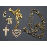 Assorted 9ct gold, to include finelink necklace with heart shaped pendant, cross pendant, belcher