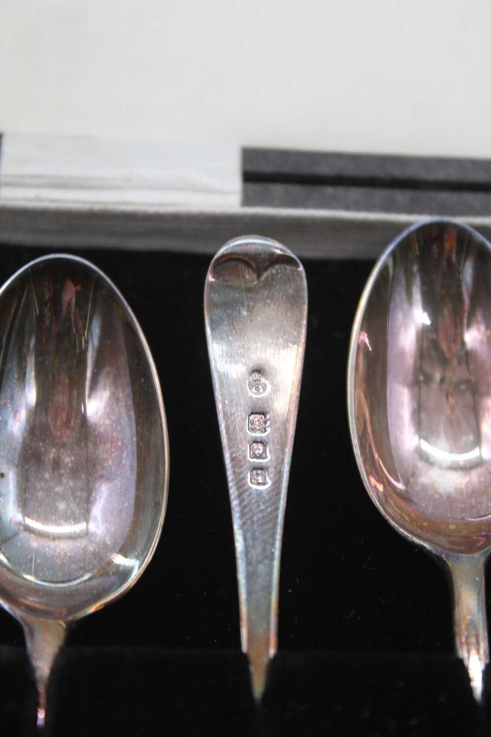 A set of six George V silver tea spoons in fitted leather case, gilt tooled to the lid H&LB 1872- - Image 3 of 3