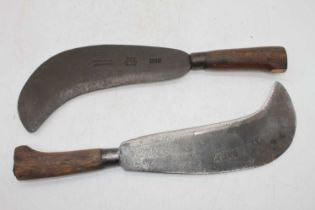 A pair of WWII army issue billhooks, 41cm