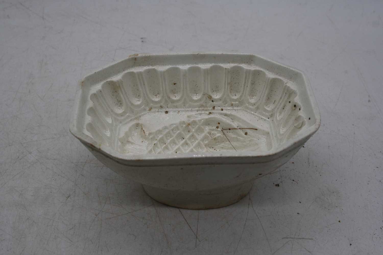 A collection of Victorian and later ceramic jelly mouldsConical Spode – small chip to the rim.Hen ( - Image 9 of 13