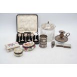 A collection of porcelain and metalware, to include a set of six silver teaspoons, porcelain trinket