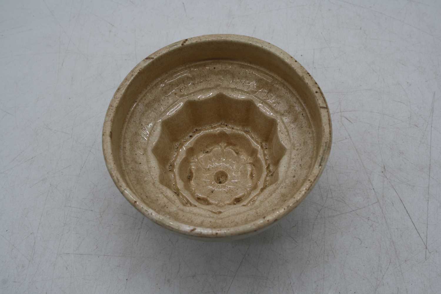 A collection of Victorian and later ceramic jelly mouldsConical Spode – small chip to the rim.Hen ( - Image 11 of 13