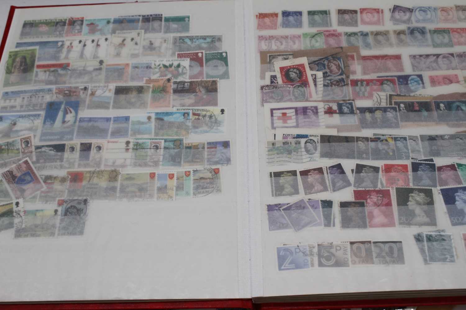 A box of mint stamps & assorted first day covers, to include 250th Anniversary The Birth of Sir - Image 9 of 10