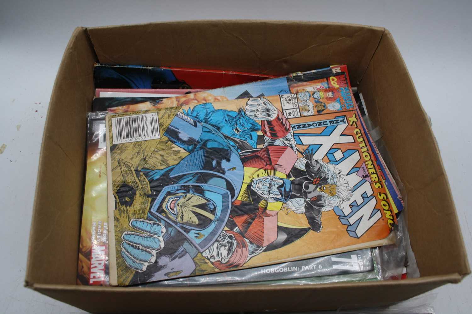 A collection of vintage Marvel and DC comics - Bild 4 aus 4