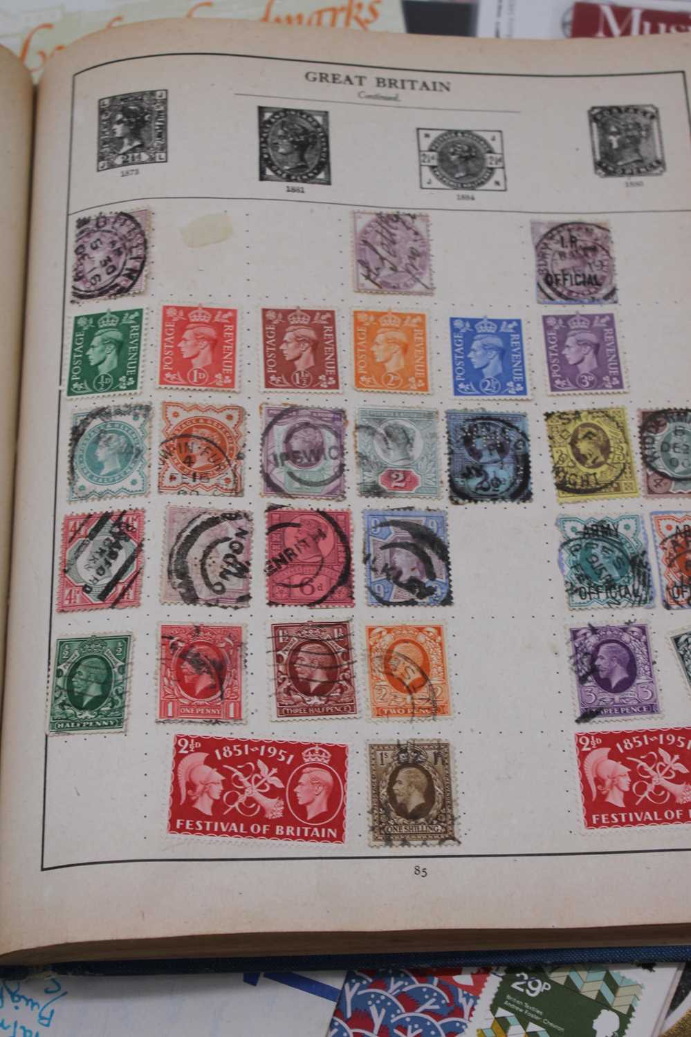 A box of mint stamps & assorted first day covers, to include 250th Anniversary The Birth of Sir - Image 7 of 10