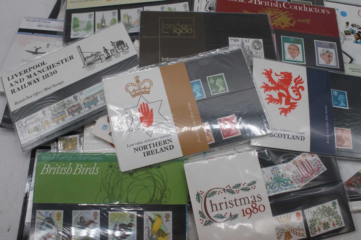 A box of mint stamps & assorted first day covers, to include 250th Anniversary The Birth of Sir - Image 6 of 10