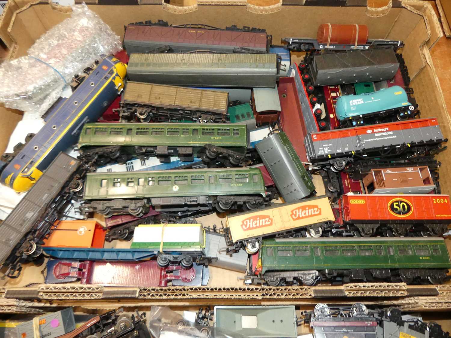 Two boxes from a collection of mixed 00 gauge railways to include Hornby, Bachmann, some kit built - Image 3 of 3