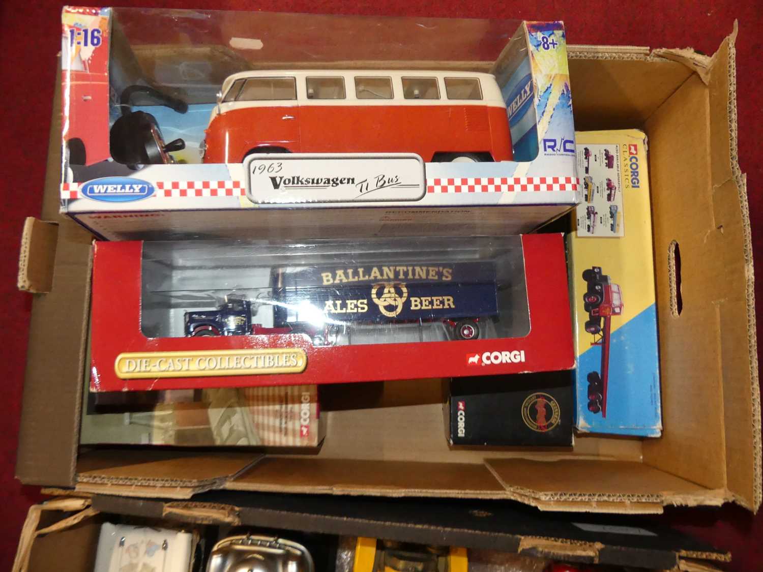 3 boxes of mixed modern issue diecast to include Corgi Cafe Connection, various loose 1/18 scale - Image 4 of 4