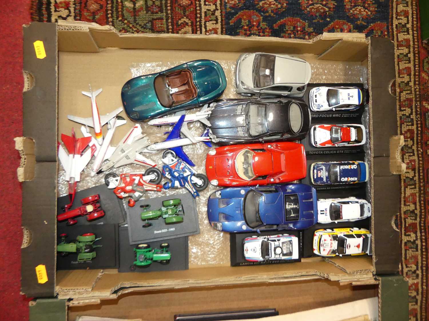 A collection of diecast model vehicles, to include EFE (three boxes) - Image 4 of 4