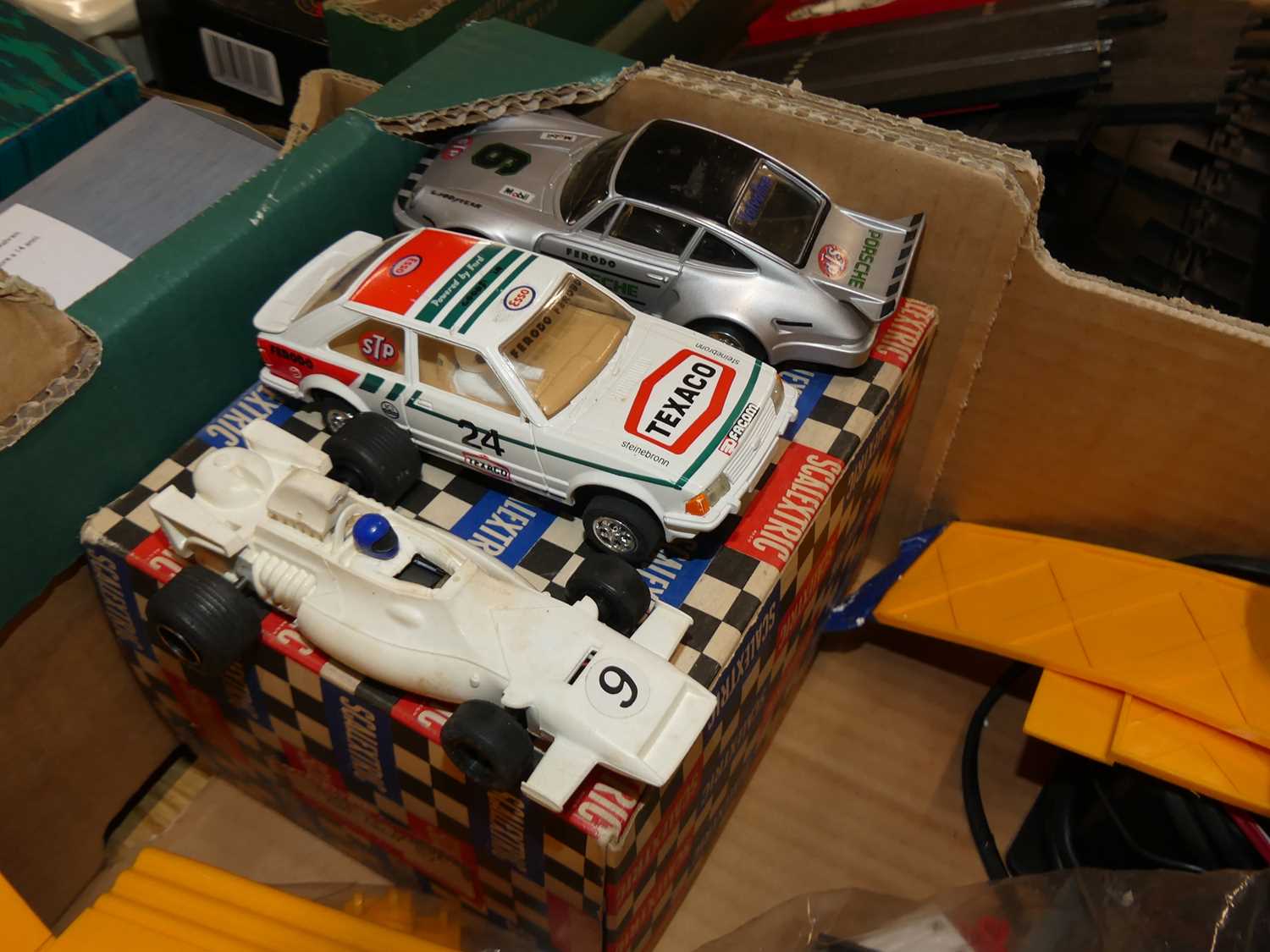 Two trays of mixed loose and boxed Scalextric to include various slot cars, The Loop, housed in - Image 2 of 3