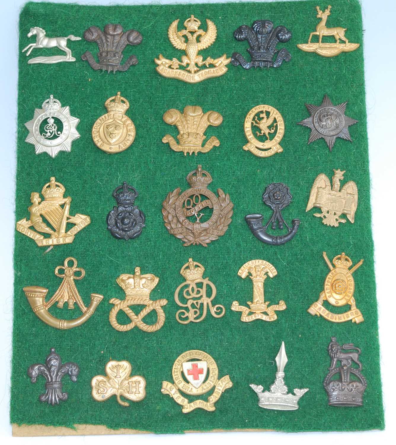 A collection of cap badges and insignia, mainly being British Army and Highland Regiments to include - Image 2 of 6