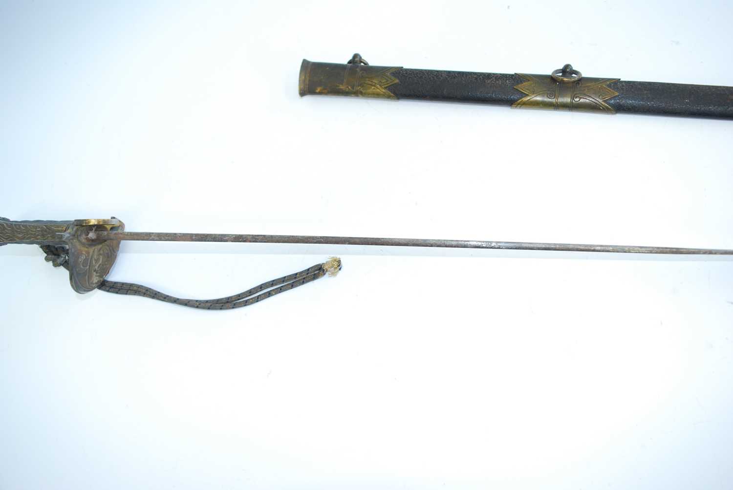 A British 1827 pattern Naval Officer's sword, having an 82cm slightly curved fullered blade the - Bild 3 aus 7