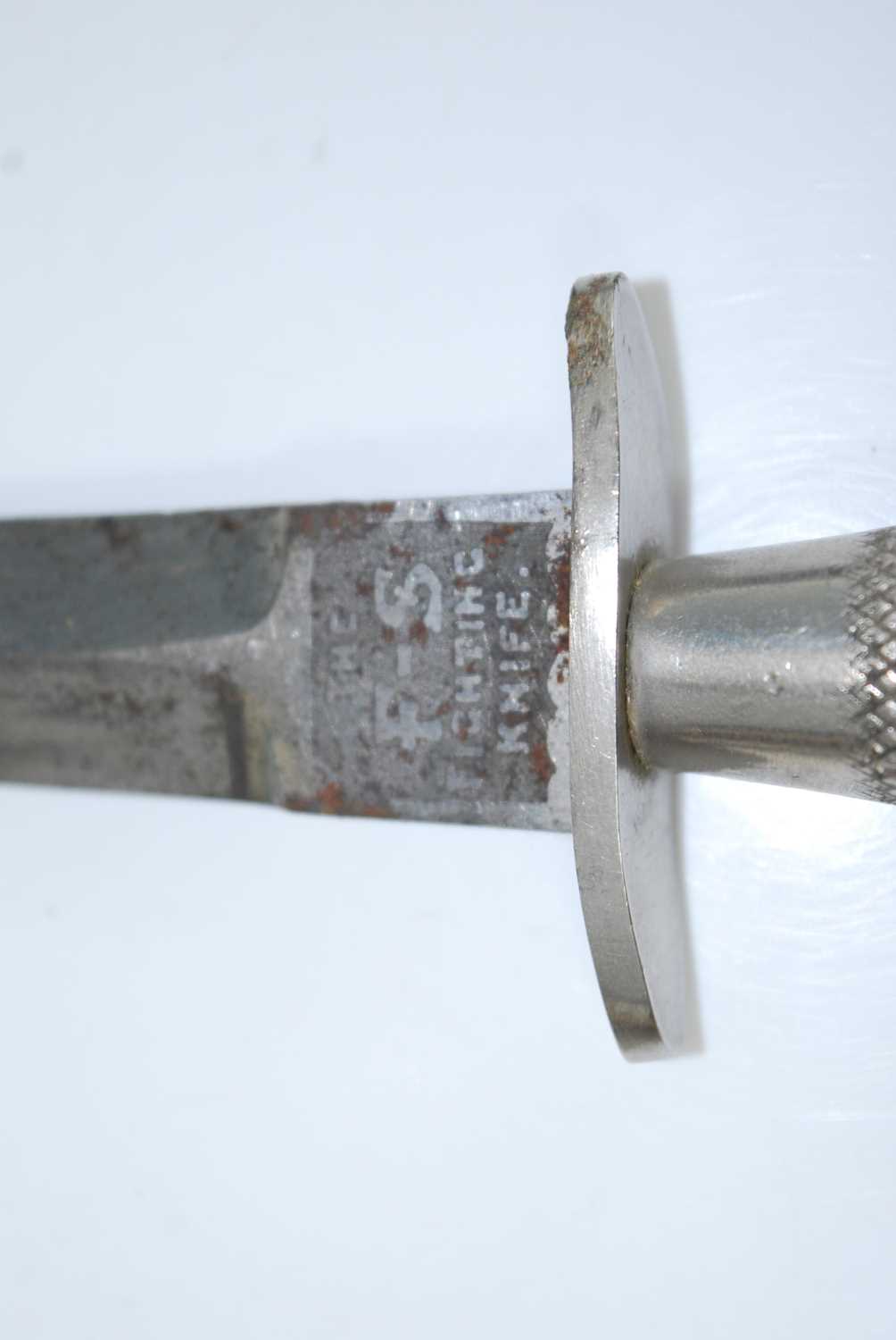 A Fairbairn-Sykes 1st Pattern Commando fighting knife, the 17cm double edged spear-point blade - Image 5 of 13