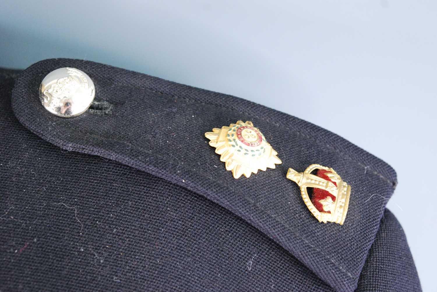 A post WW II Royal Army Pay Corps Officers dress jacket, with ribbon bar for the Africa Genral - Image 5 of 10