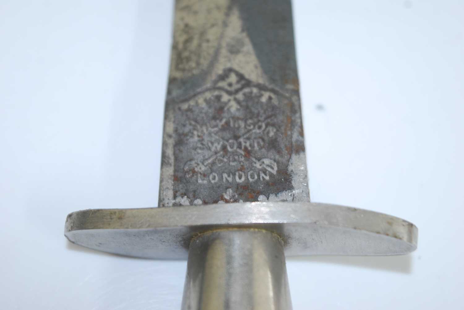A Fairbairn-Sykes 1st Pattern Commando fighting knife, the 17cm double edged spear-point blade - Image 6 of 13