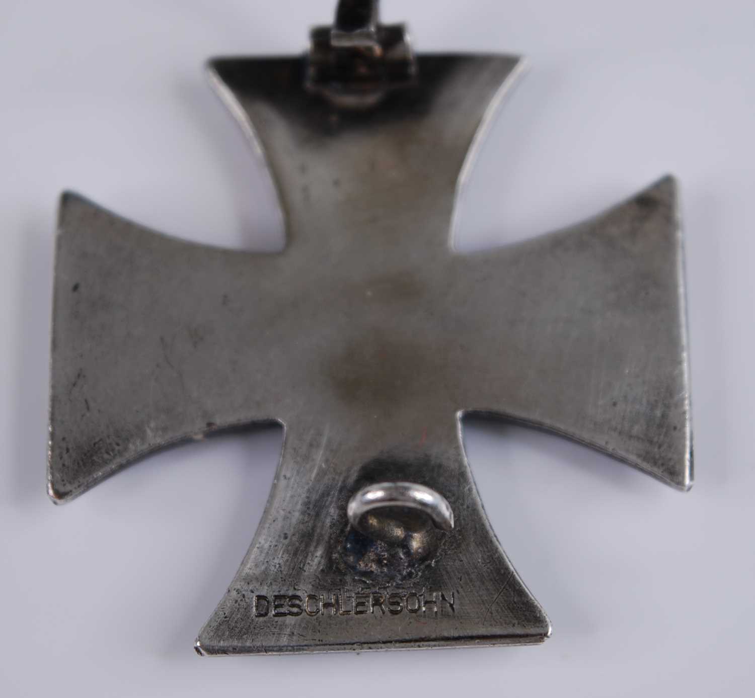 A German Iron Cross 1st Class, having a pin back, marked Deschlersohn. PLEASE SEE TERMS AND - Image 2 of 2