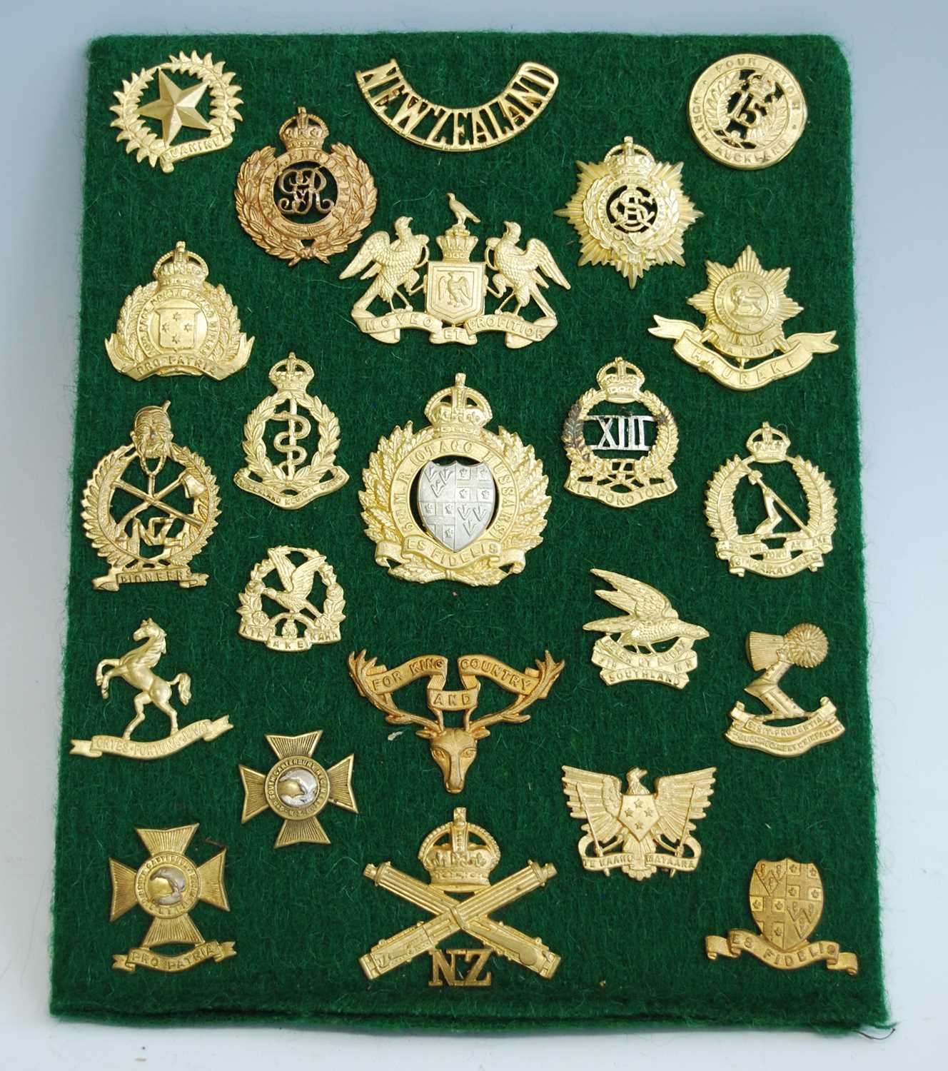 A collection of cap badges and insignia, mainly being Canadian and New Zealand Regiments to - Image 3 of 4