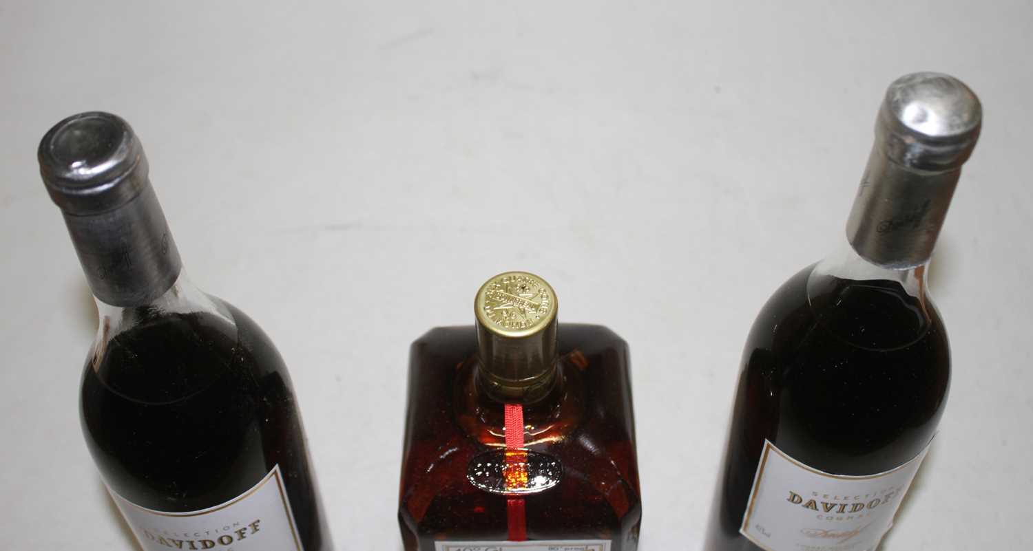 Davidoff Cognac, 70cl, 43%, two bottles; Cointreau, 100cl, 40%, one bottle; Harvey's Bristol - Image 5 of 6