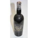 Croft's vintage port, 1960, one bottleCork with some losses and signs of seepage.